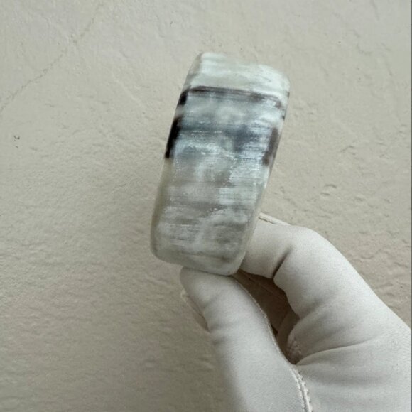 White Smooth Buffalo Horn Bangle Bracelet - Picture 2 of 3